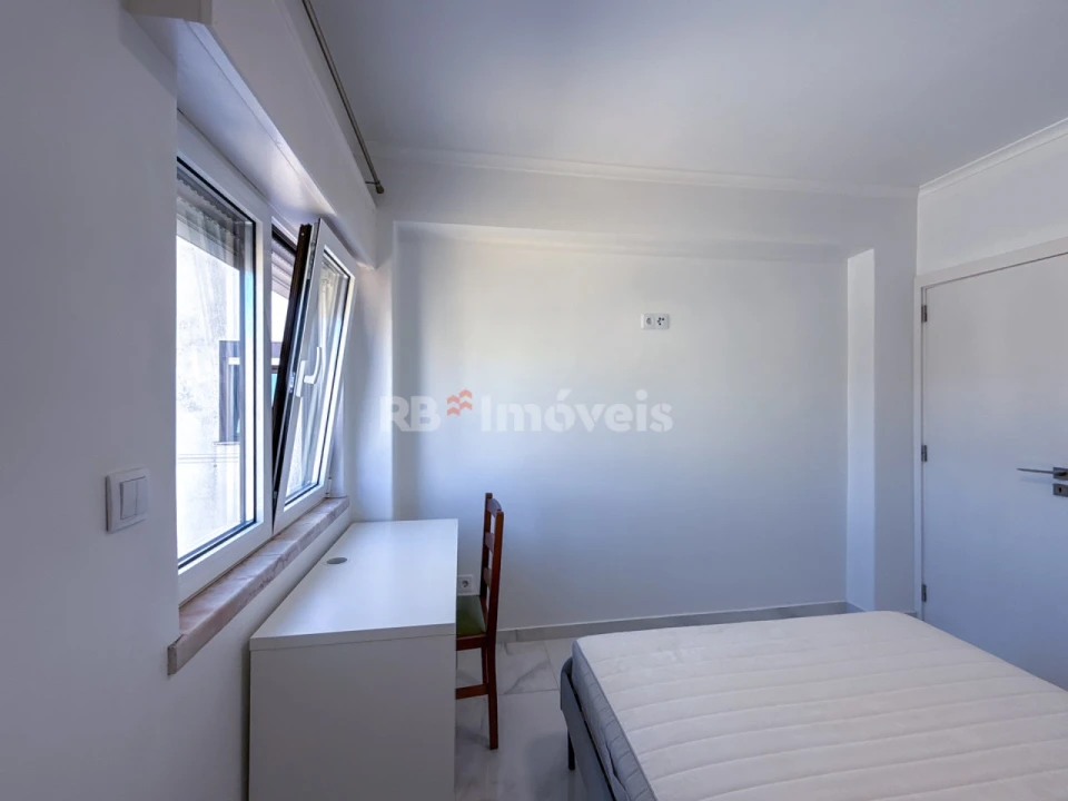 Apartamento T4 para Venda em São João Baptista e Santa Maria dos Olivais Foto 20