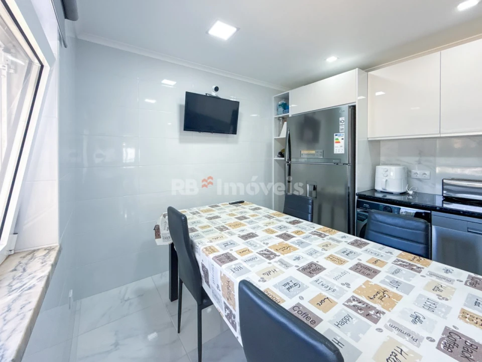 Apartamento T4 para Venda em São João Baptista e Santa Maria dos Olivais Foto 24