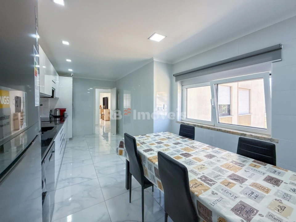 Apartamento T4 para Venda em São João Baptista e Santa Maria dos Olivais Foto 26