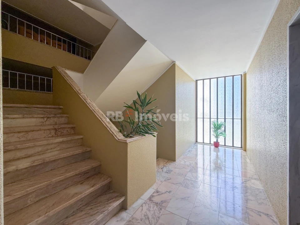 Apartamento T4 para Venda em São João Baptista e Santa Maria dos Olivais Foto 28