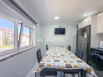 Apartamento T4 para Venda em São João Baptista e Santa Maria dos Olivais
