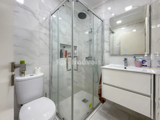 Apartamento T4 para Venda em São João Baptista e Santa Maria dos Olivais Foto 5