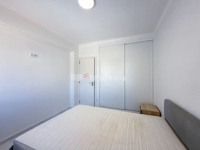 Apartamento T4 para Venda em São João Baptista e Santa Maria dos Olivais Foto 4