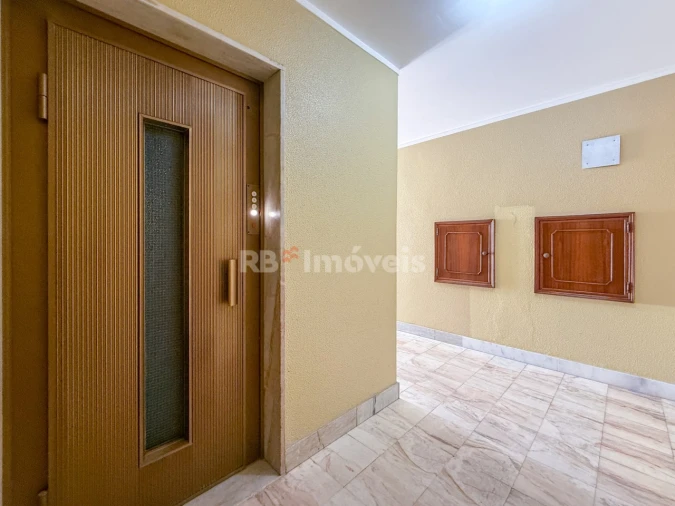 Apartamento T4 para Venda em São João Baptista e Santa Maria dos Olivais Foto 31