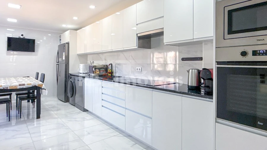Apartamento T4 para Venda em São João Baptista e Santa Maria dos Olivais