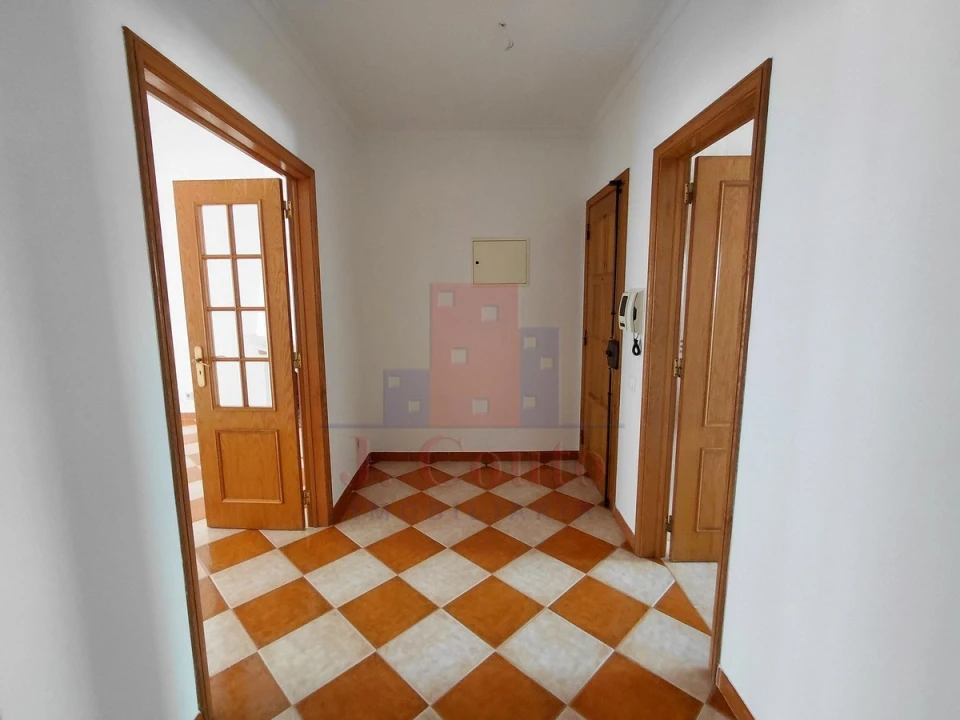 Apartamento T2 para Arrendamento em Caldas da Rainha - Santo Onofre e Serra do Bouro Foto 5