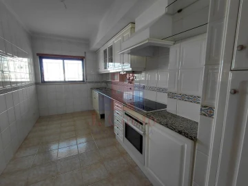 Apartamento T2 para Arrendamento em Caldas da Rainha - Santo Onofre e Serra do Bouro