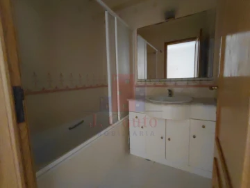 Apartamento T2 para Arrendamento em Caldas da Rainha - Santo Onofre e Serra do Bouro