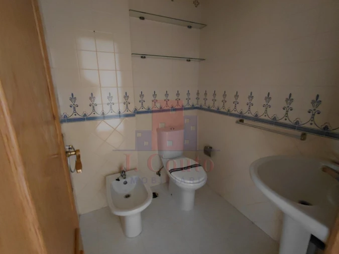 Apartamento T2 para Arrendamento em Caldas da Rainha - Santo Onofre e Serra do Bouro Foto 10