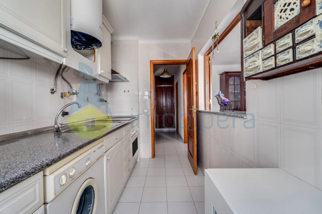 Apartamento T1 para Venda em Armação de Pera Foto 3