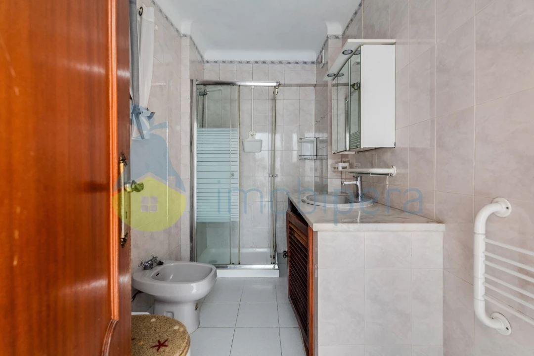 Apartamento T1 para Venda em Armação de Pera Foto 12