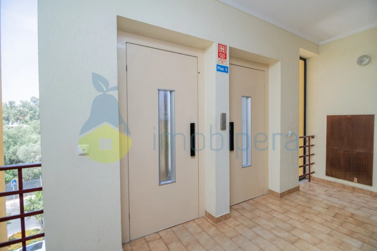Apartamento T1 para Venda em Portimão Foto 4