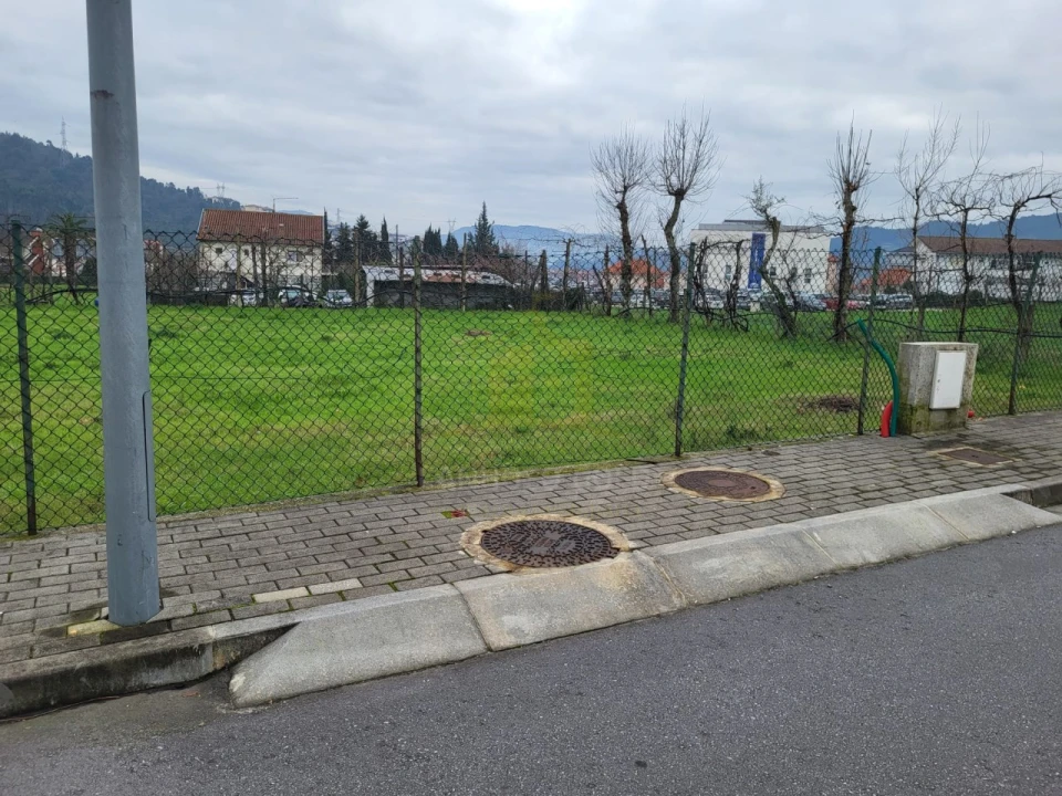 Terreno para Venda em Povoa de Lanhoso (N. Senhora do Amparo) Foto 5