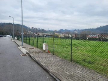 Terreno para Venda em Povoa de Lanhoso (N. Senhora do Amparo)