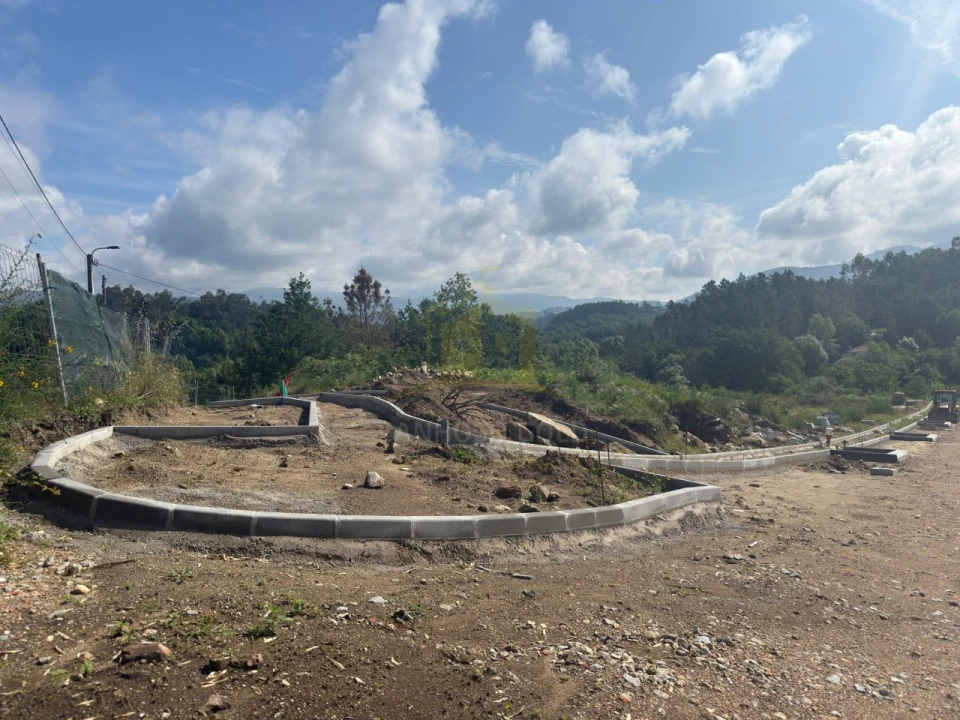 Terreno para Venda em Águas Santas e Moure Foto 2