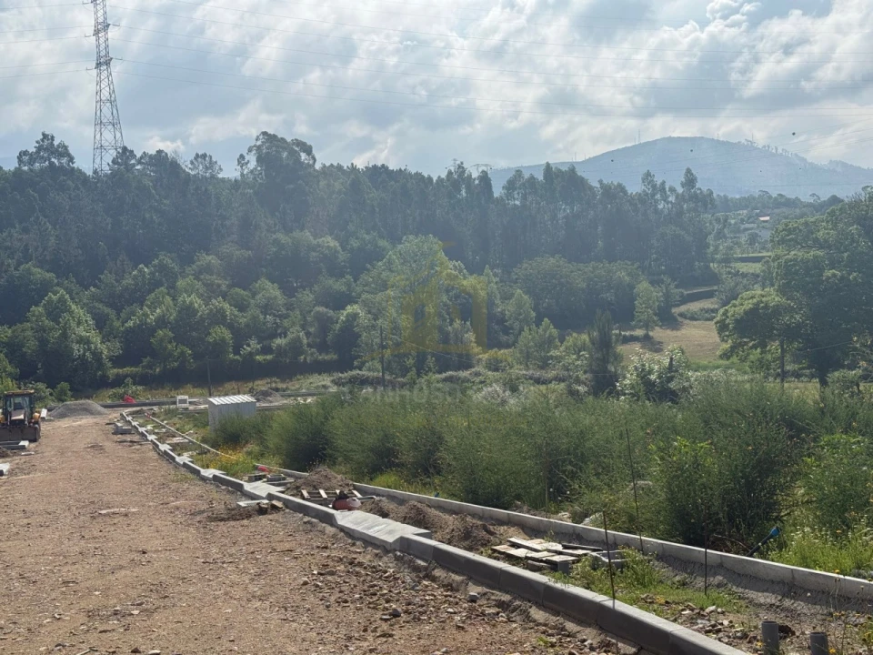Terreno para Venda em Águas Santas e Moure Foto 4