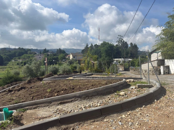 Terreno para Venda em Águas Santas e Moure Foto 3
