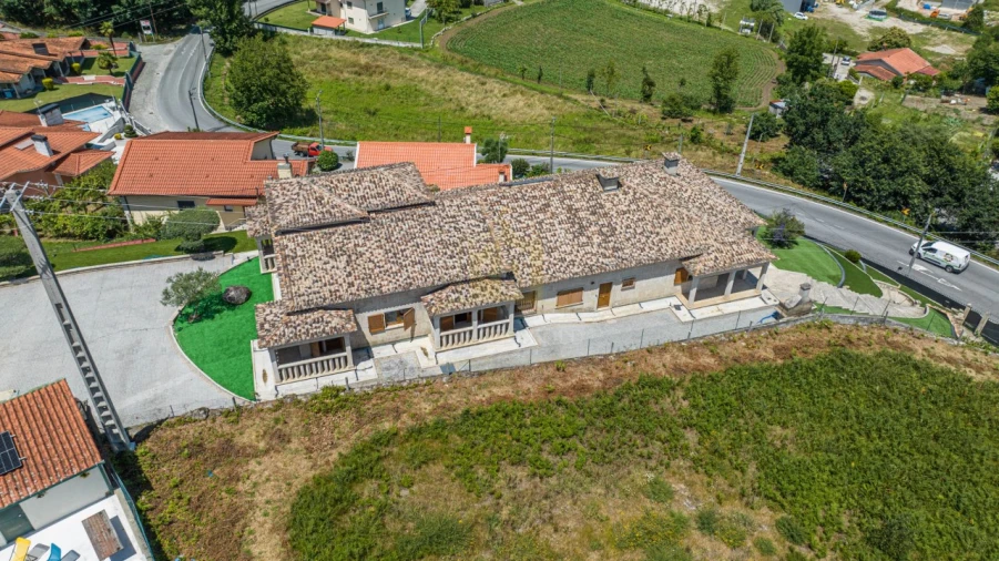 Moradia T3 para Venda em Campos e Louredo Foto 39