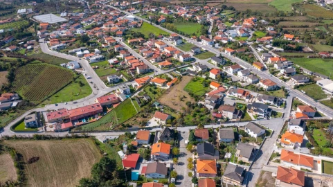 Terreno para Venda em Campos e Louredo