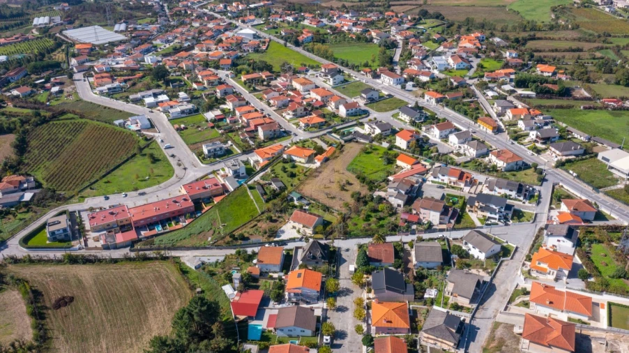 Terreno para Venda em Campos e Louredo Foto 11