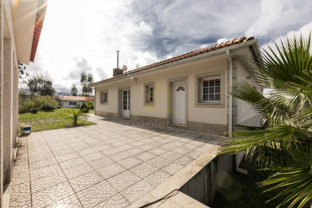 Moradia T5 para Venda em Vieira do Minho Foto 1
