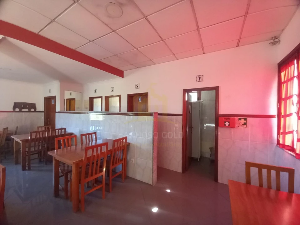 Negócio para Venda em Arcozelo Foto 2
