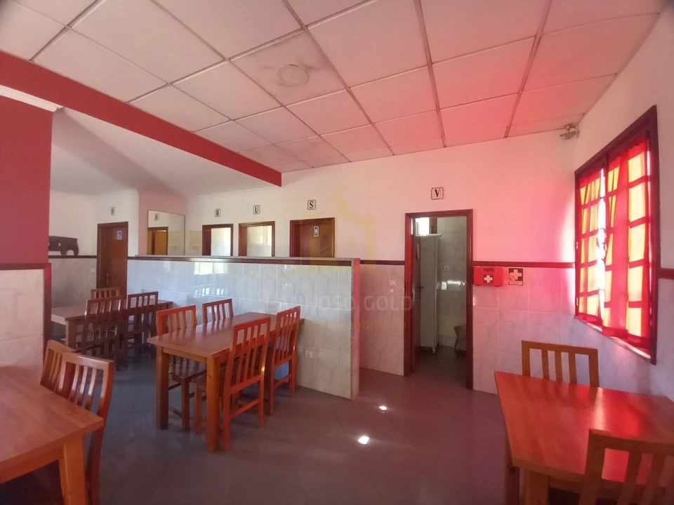 Negócio para Venda em Arcozelo Foto 4