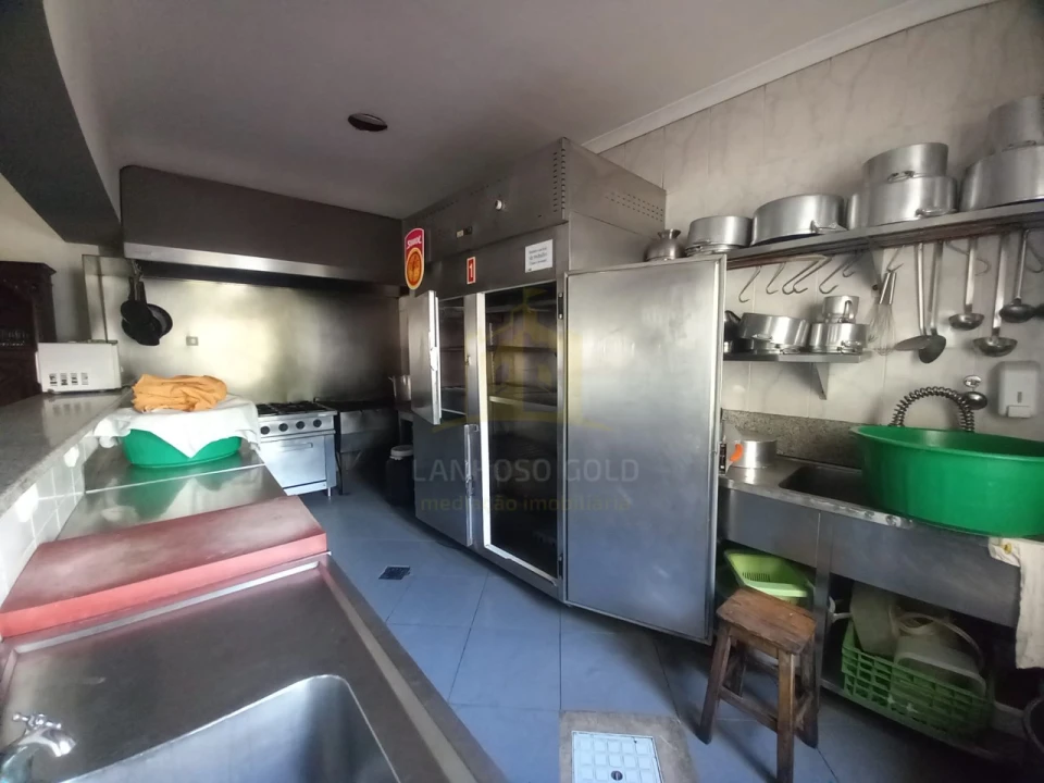 Negócio para Venda em Arcozelo Foto 8