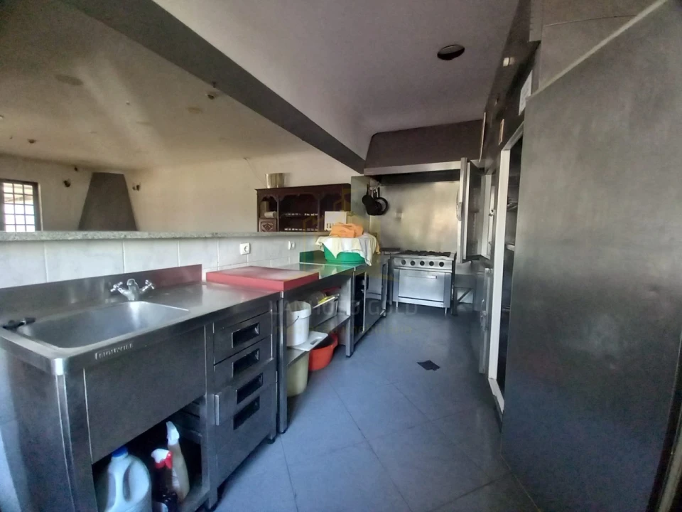 Negócio para Venda em Arcozelo Foto 9