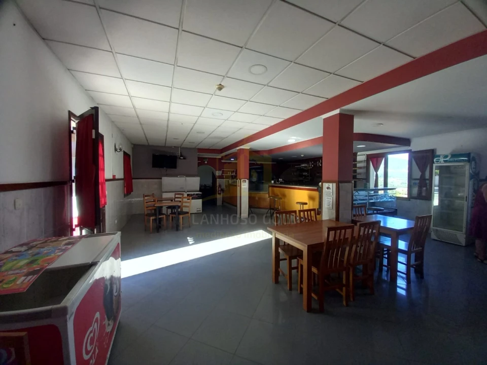 Negócio para Venda em Arcozelo Foto 11