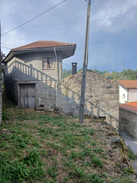 Terreno para Venda em Ruivães e Campos