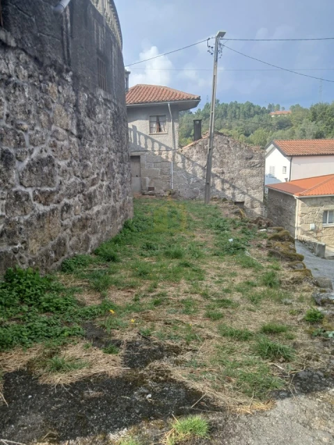 Terreno para Venda em Ruivães e Campos