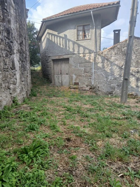 Terreno para Venda em Ruivães e Campos