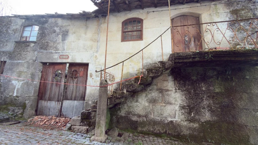 Terreno para Venda em Ruivães e Campos
