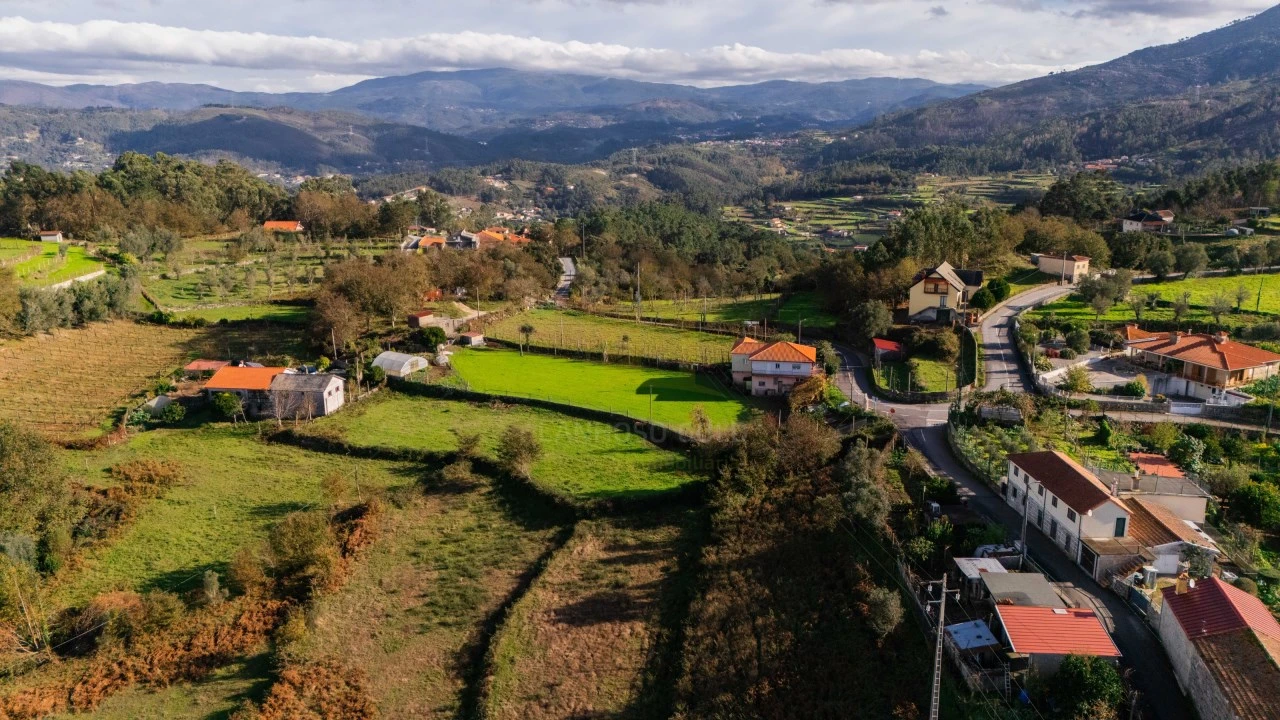 Terreno para Venda em Sobradelo da Goma Foto 2