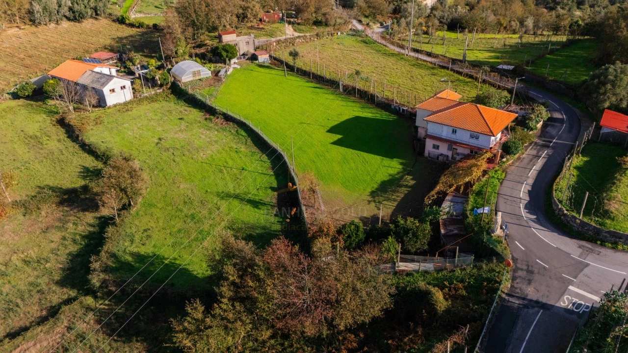 Terreno para Venda em Sobradelo da Goma Foto 4