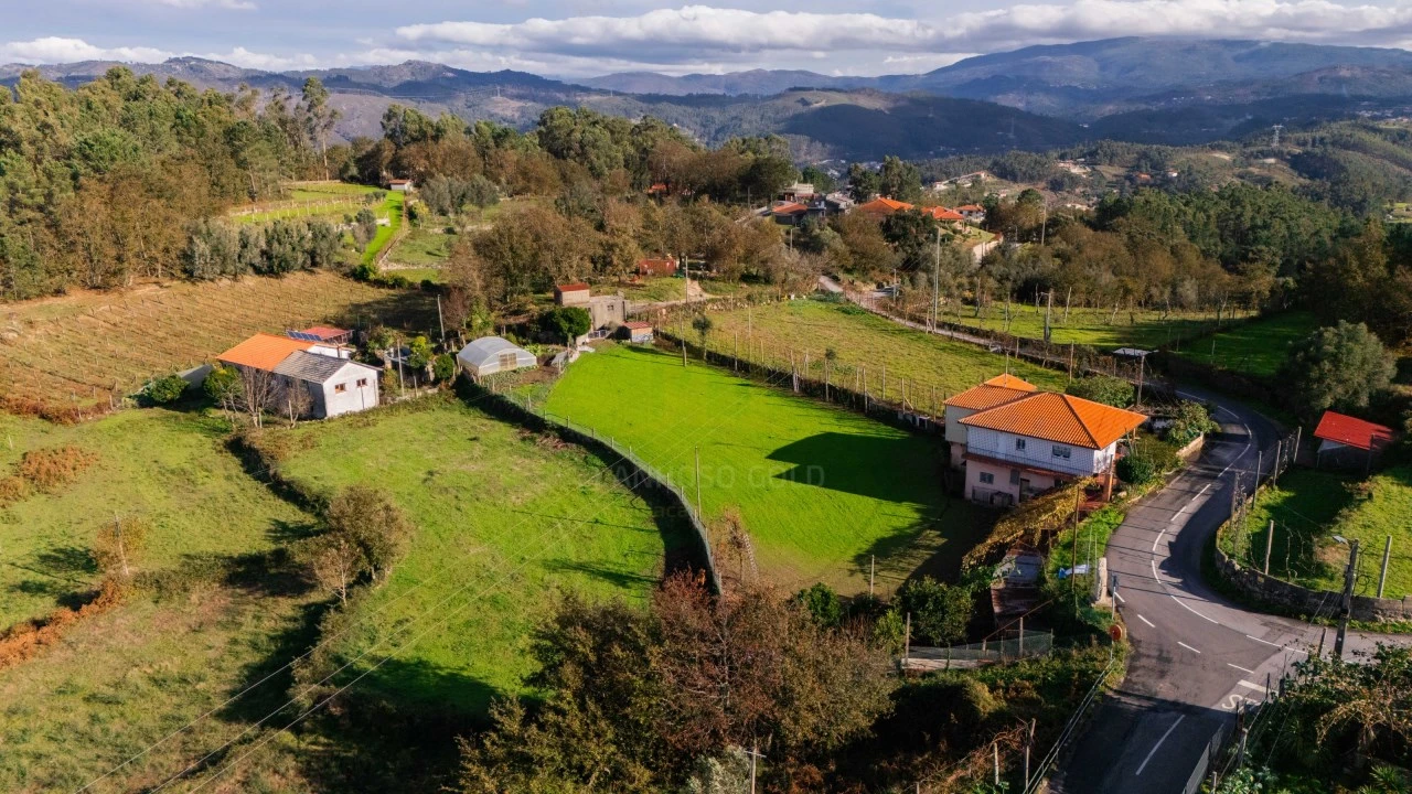 Terreno para Venda em Sobradelo da Goma Foto 6