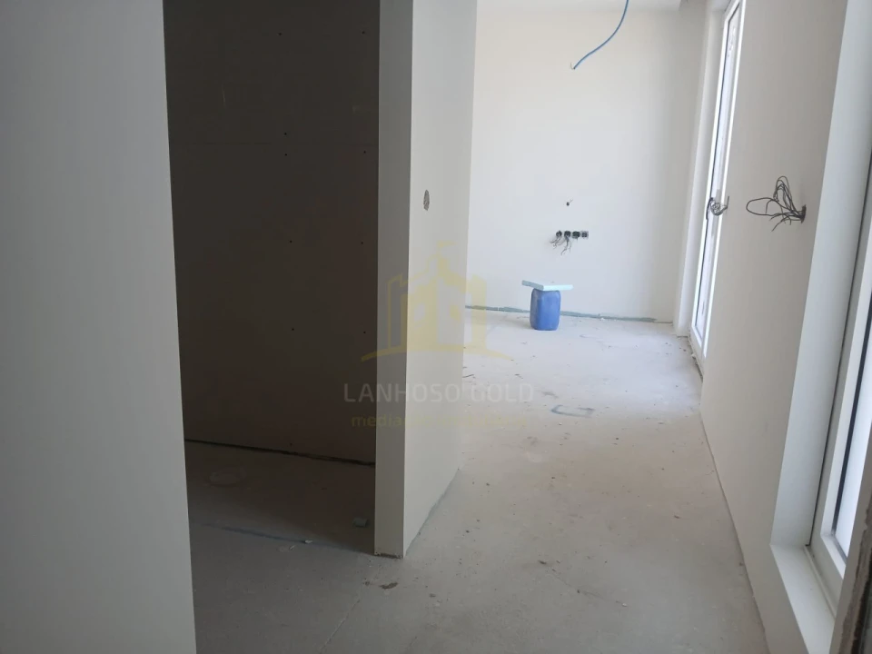 Moradia T3 para Venda em Lanhoso Foto 10