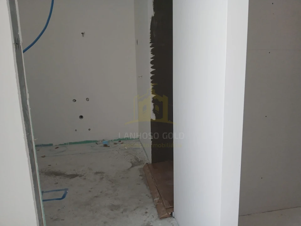 Moradia T3 para Venda em Lanhoso Foto 12