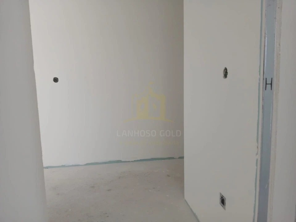 Moradia T3 para Venda em Lanhoso Foto 18