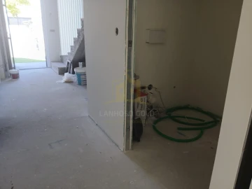 Moradia T3 para Venda em Lanhoso