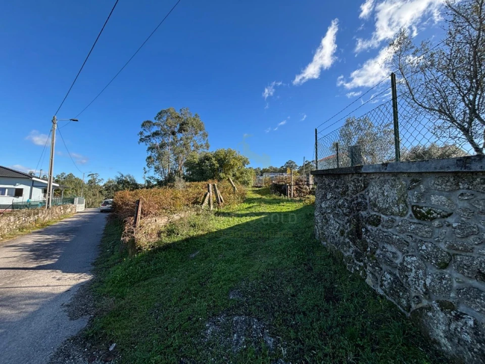 Terreno para Venda em Sobradelo da Goma Foto 22
