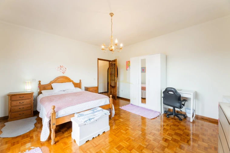 Moradia T5 para Venda em Taide Foto 25