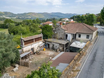 Moradia T4 para Venda em Caldelas, Sequeiros e Paranhos