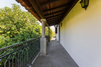 Moradia T4 para Venda em Campos e Louredo