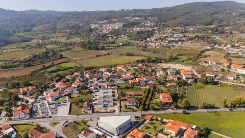Moradia T4 para Venda em Campos e Louredo