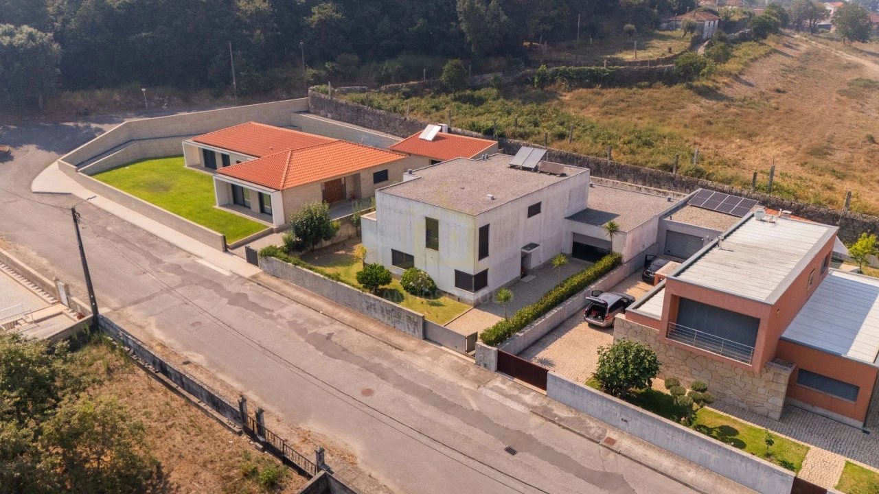Moradia T5 para Venda em Lanhoso Foto 51