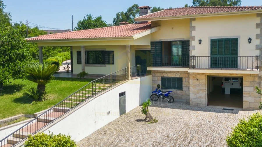 Moradia T4 para Venda em Lago