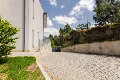 Moradia T4 para Venda em Povoa de Lanhoso (N. Senhora do Amparo)