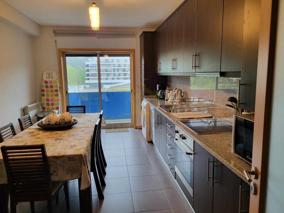 Apartamento T3 para Venda em Povoa de Lanhoso (N. Senhora do Amparo) Foto 2
